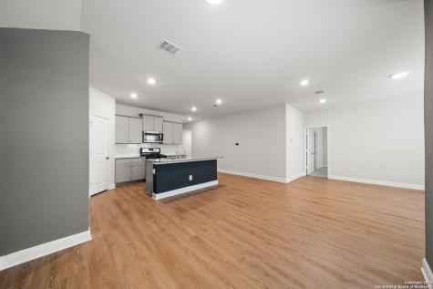 1080 Amble Oak Seguin TX 78155