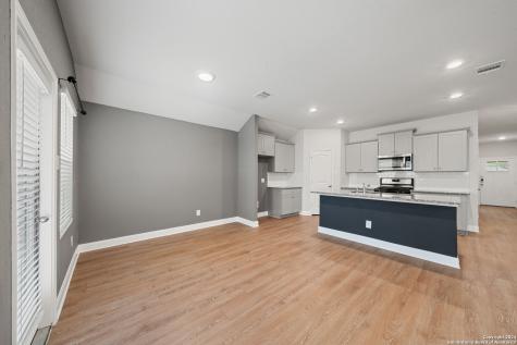 1080 Amble Oak Seguin TX 78155