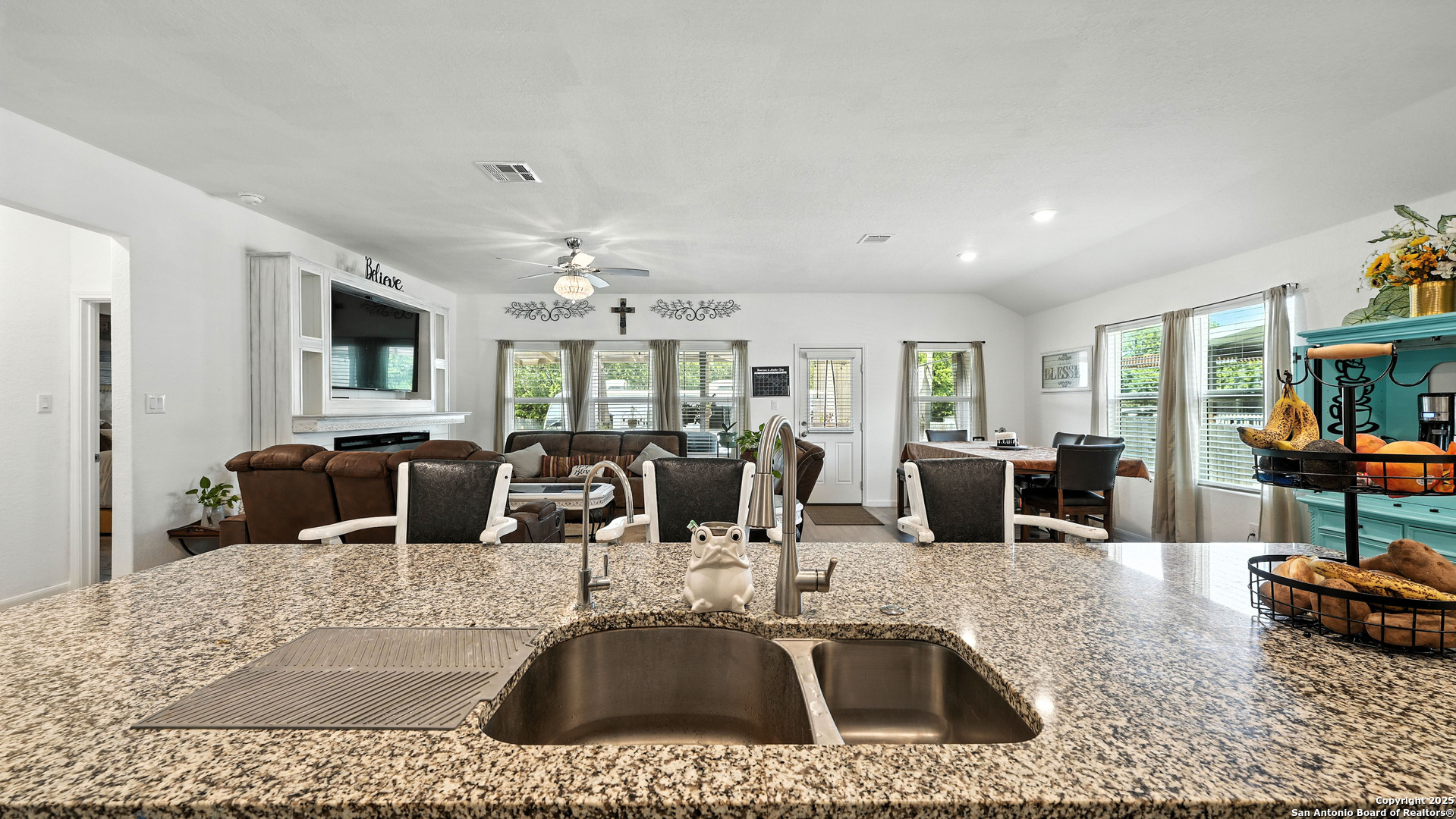 305 N Kowald Lane New Braunfels TX 78130
