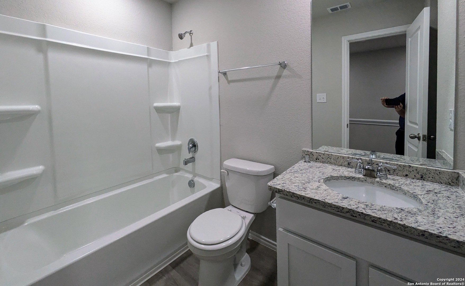 5330 Lisa Point Converse TX 78152