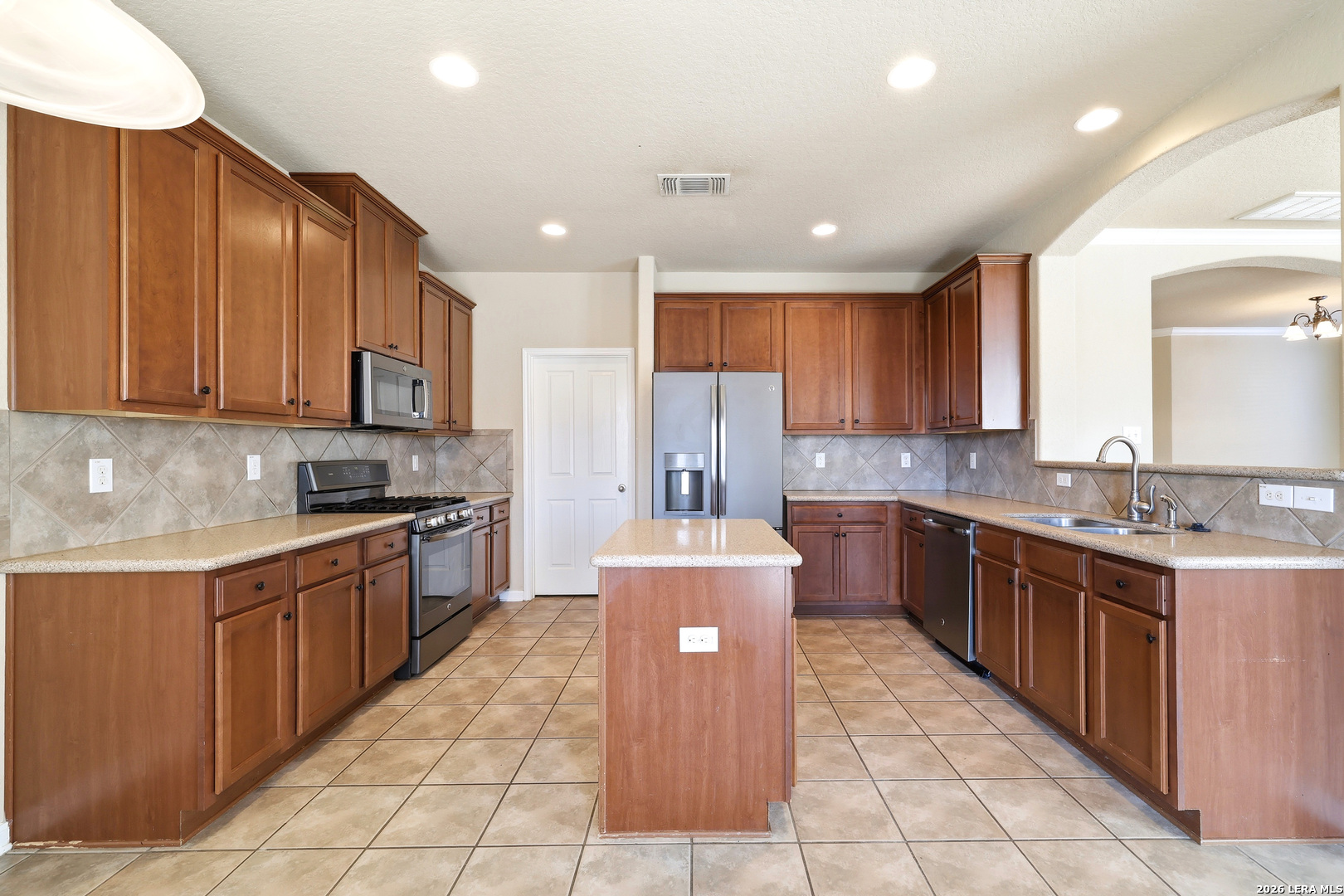 1914 Lake Peipsi San Antonio TX 78251
