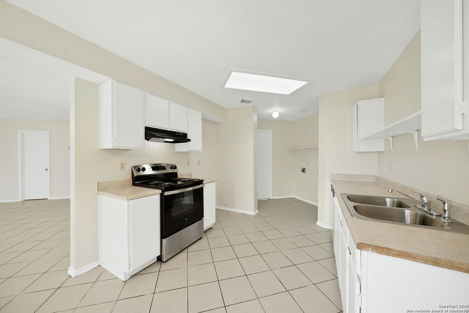 2010 Muddy Peak Drive San Antonio TX 78245