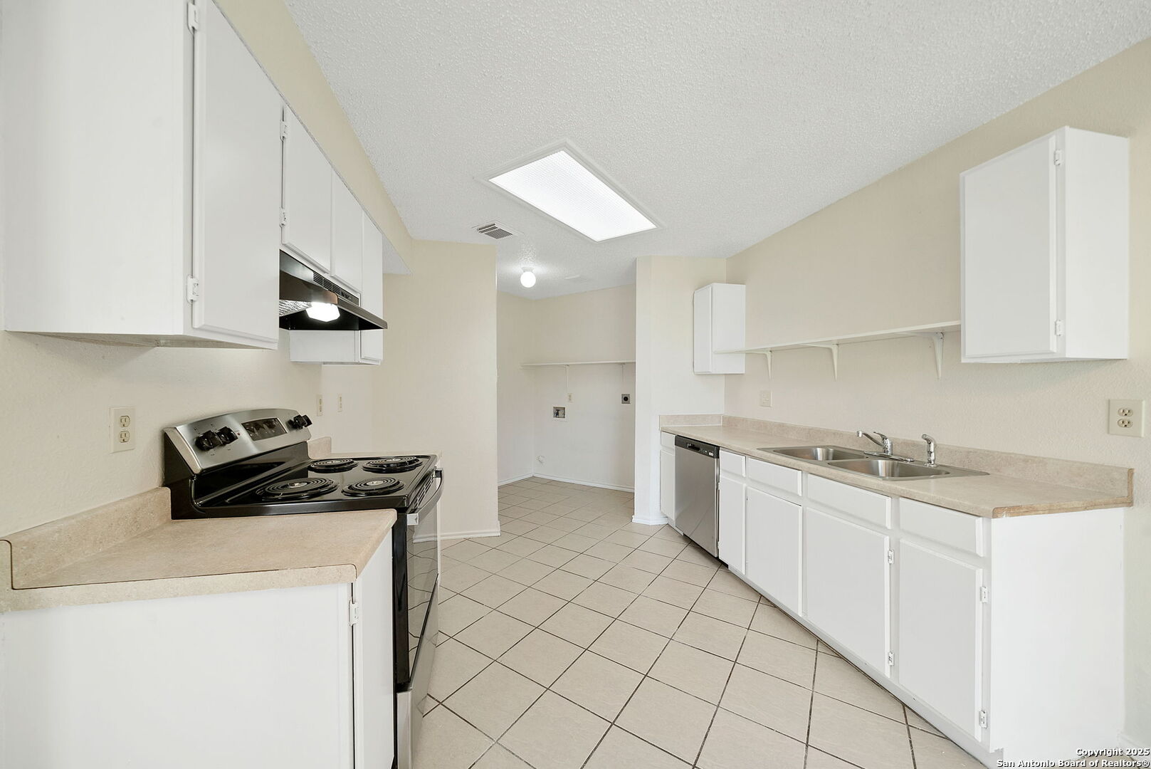 2010 Muddy Peak Drive San Antonio TX 78245