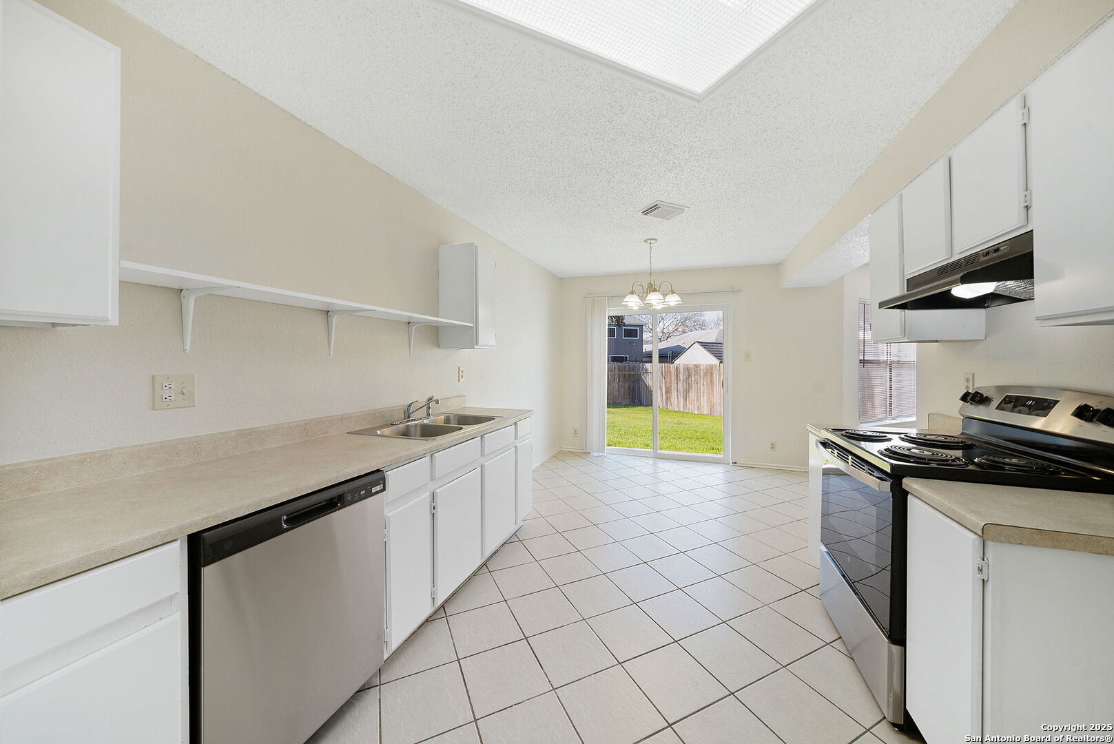2010 Muddy Peak Drive San Antonio TX 78245