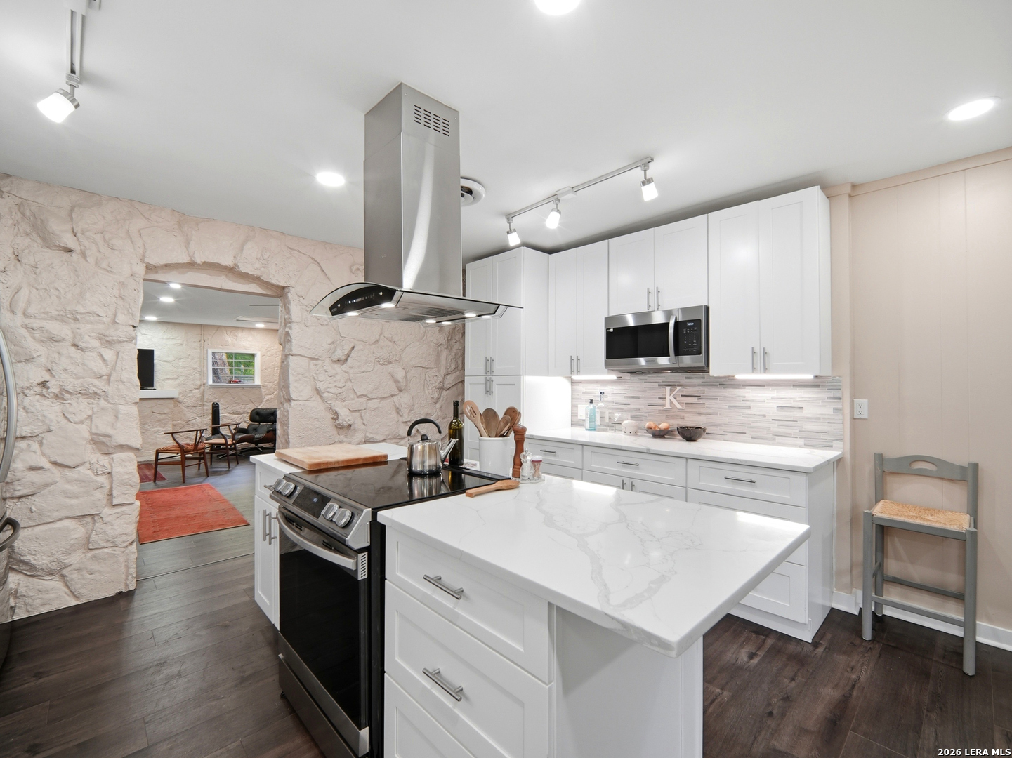 19214 Grey Forest Helotes TX 78023