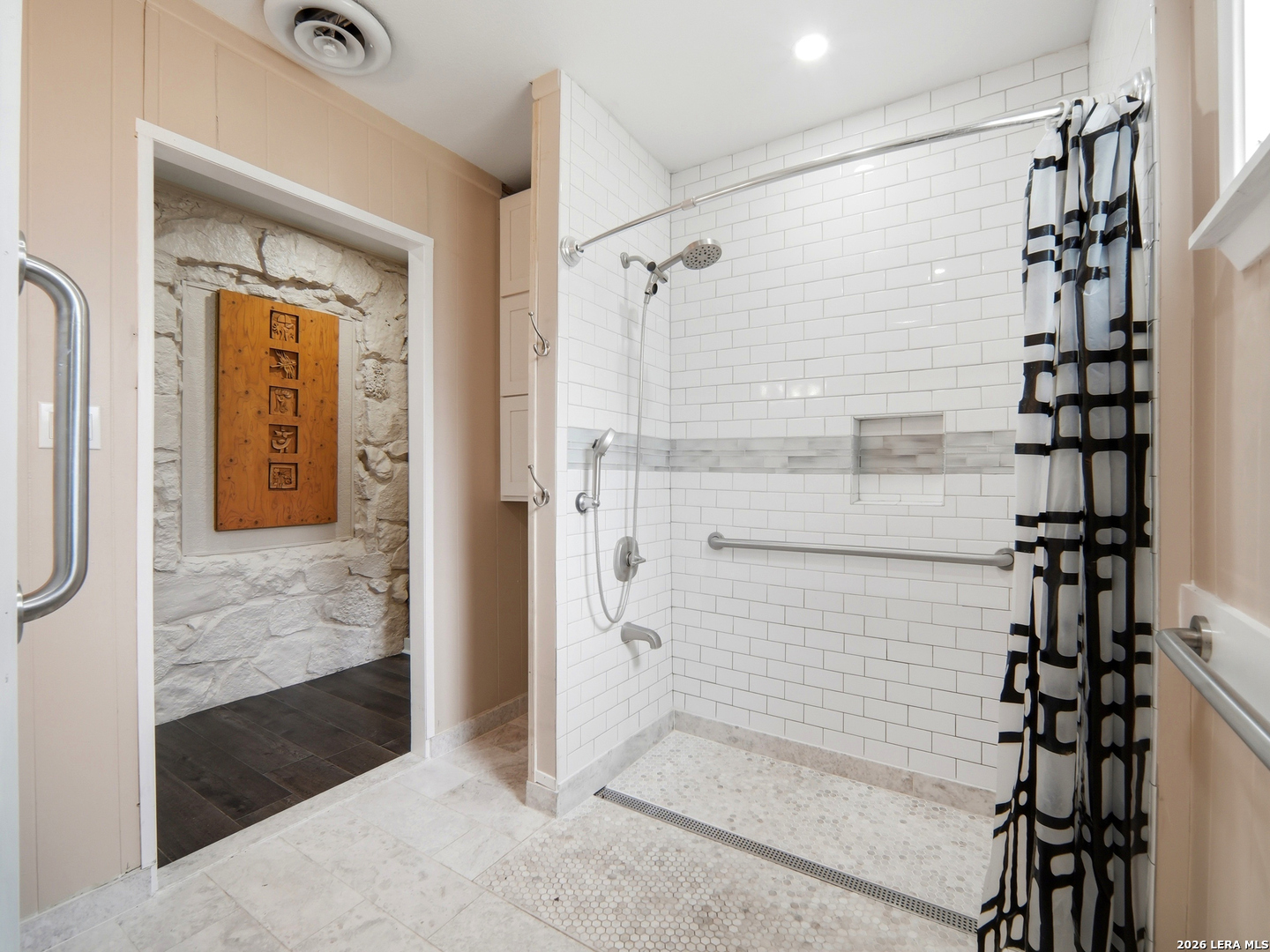 19214 Grey Forest Helotes TX 78023