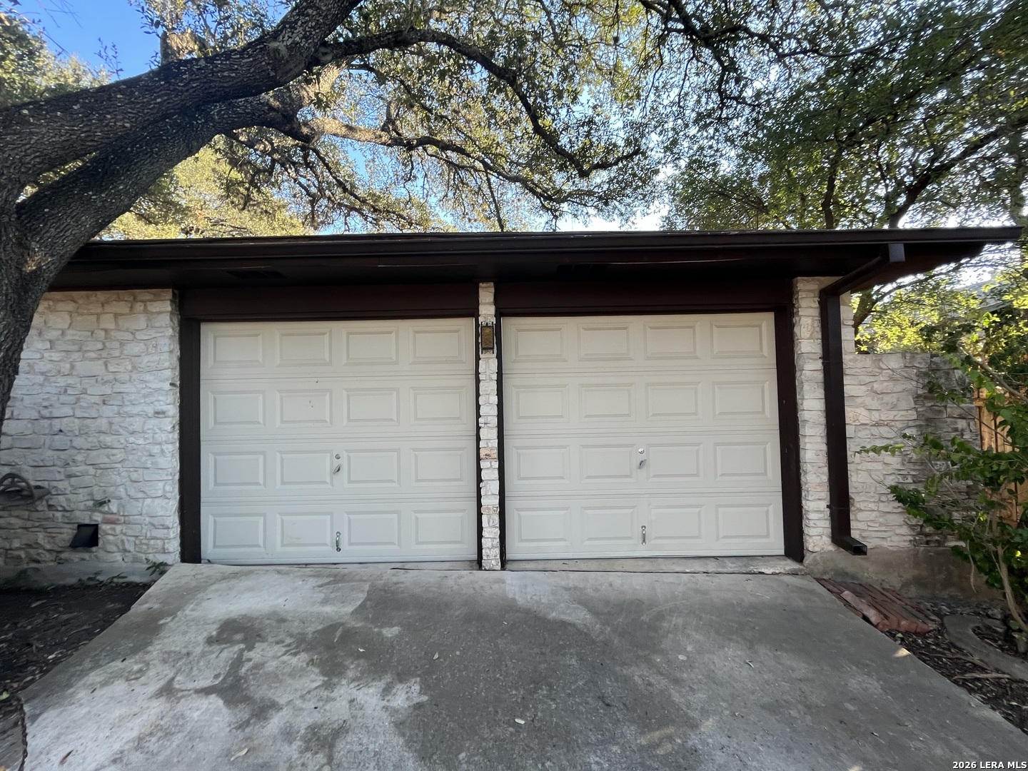 4526 Maybrook Woods Street San Antonio TX 78249