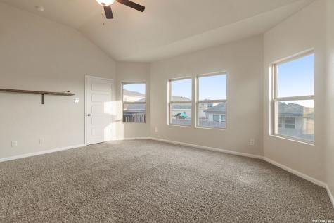 1125 Amber Lake Seguin TX 78155
