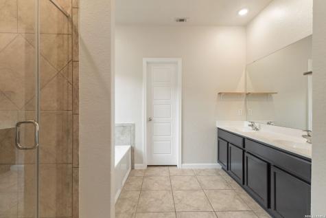 1125 Amber Lake Seguin TX 78155