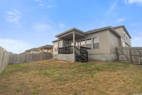 1125 Amber Lake Seguin TX 78155