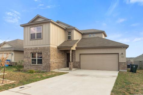 1125 Amber Lake Seguin TX 78155