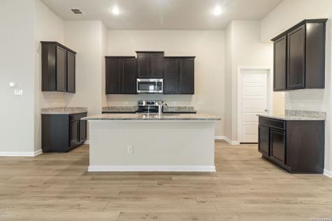 1125 Amber Lake Seguin TX 78155