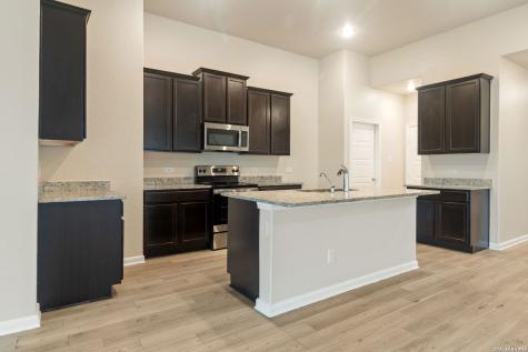 1125 Amber Lake Seguin TX 78155