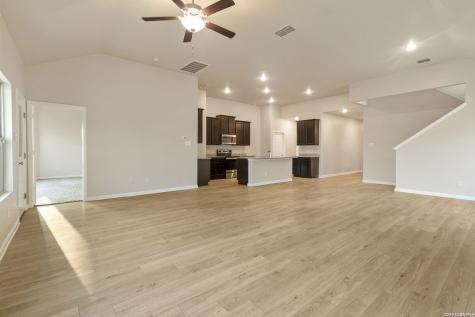 1125 Amber Lake Seguin TX 78155