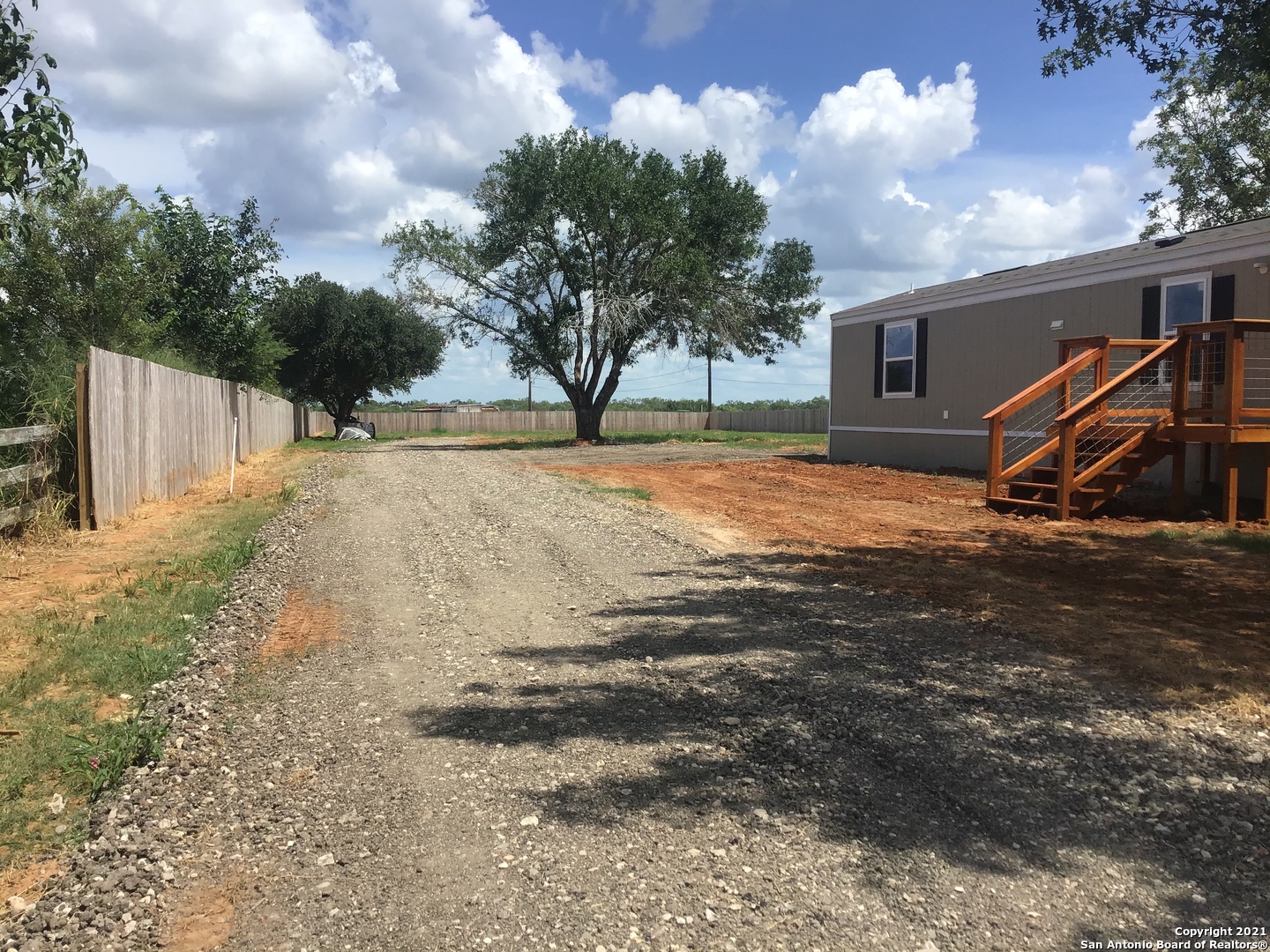 7380 Pittman Adkins TX 78101