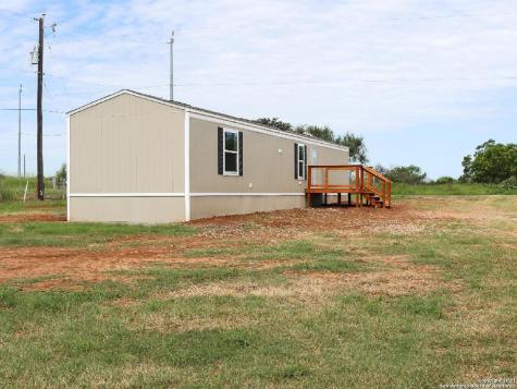 7380 Pittman Adkins TX 78101