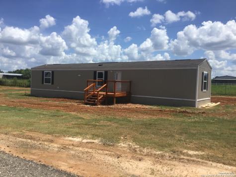 7380 Pittman Adkins TX 78101