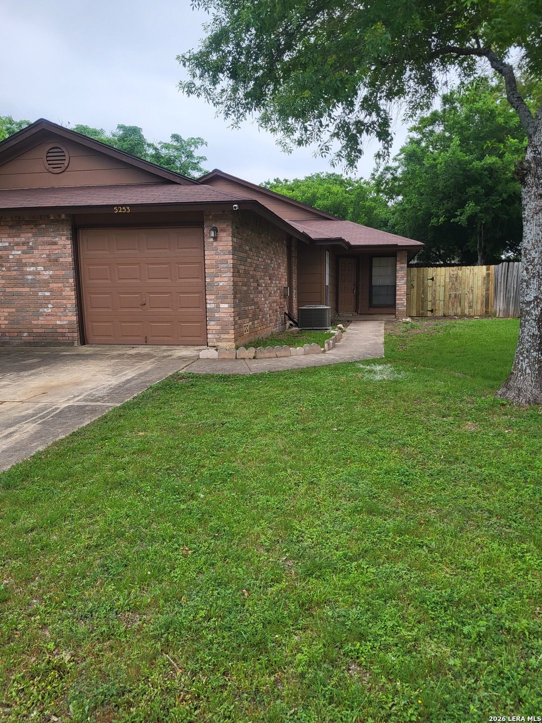 5253 Meadow Rise Street San Antonio TX 78250