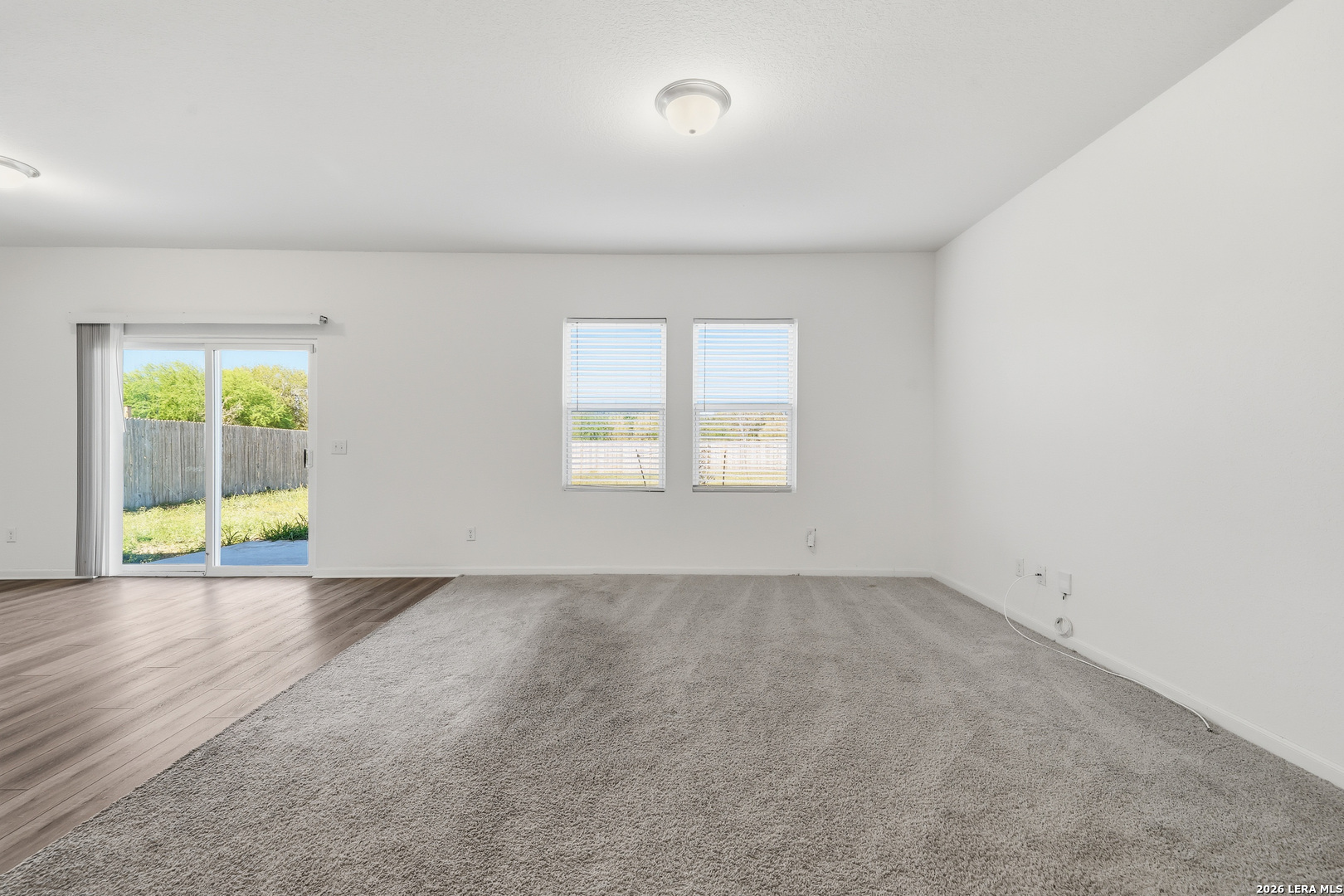 5483 Rue Girard Converse TX 78109
