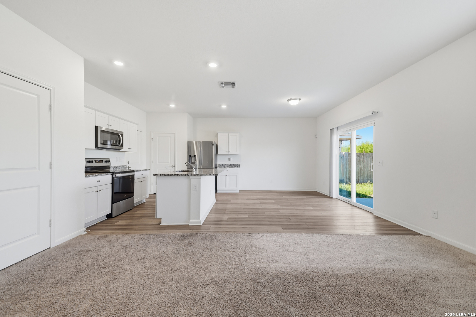 5483 Rue Girard Converse TX 78109