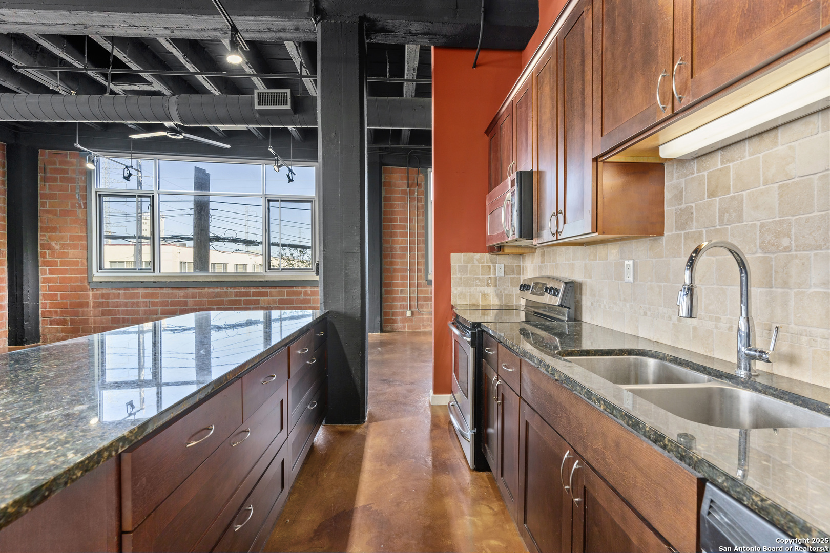 1331 S Flores San Antonio TX 78204