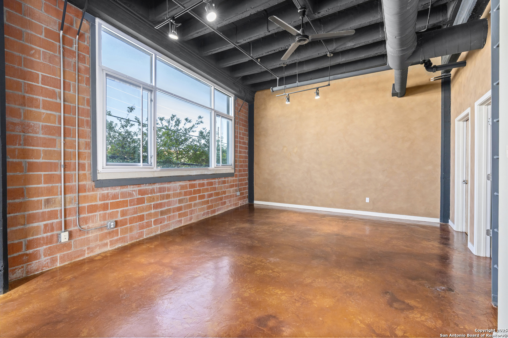 1331 S Flores San Antonio TX 78204