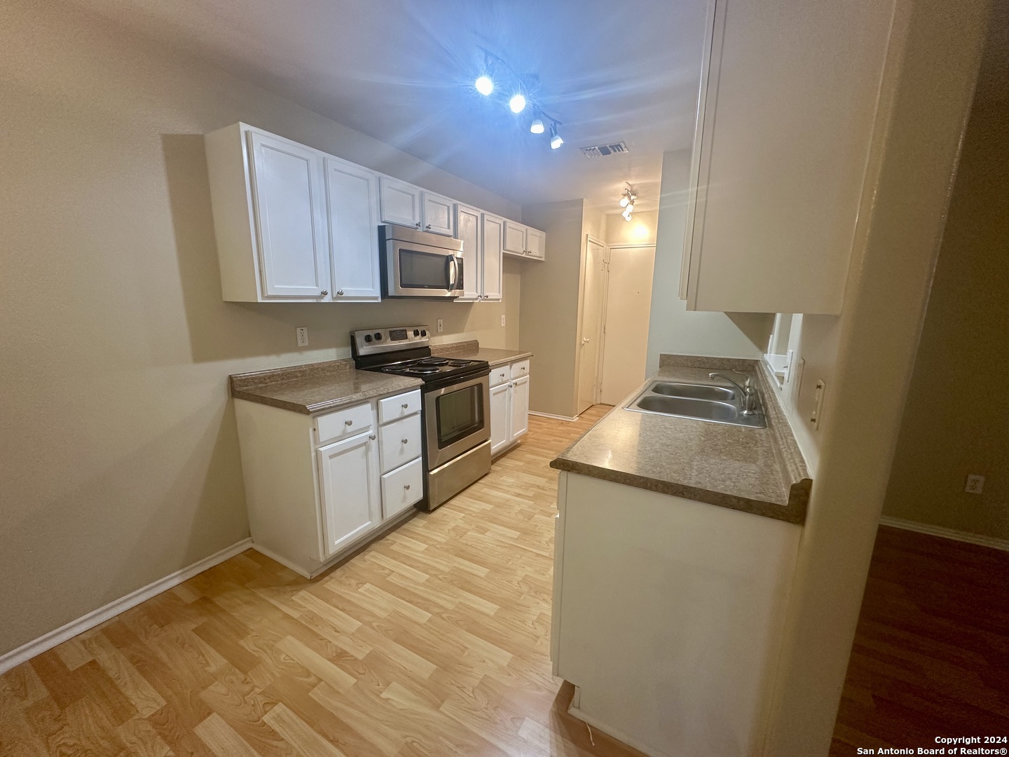 6050 Bantry Bay San Antonio TX 78240