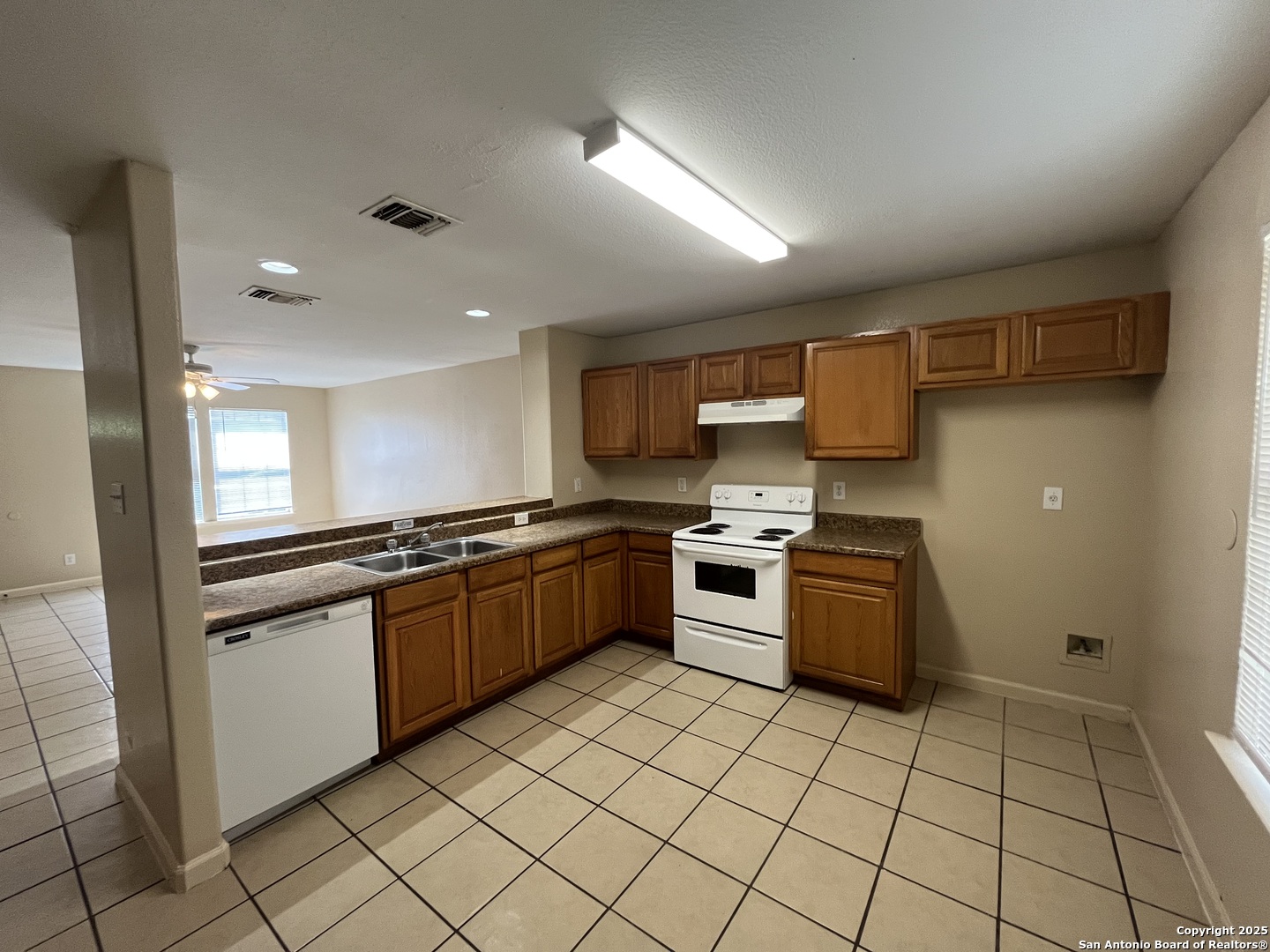 5202 Fountain Lake San Antonio TX 78244