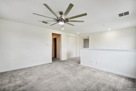 3302 Uresti Fields Converse TX 78109