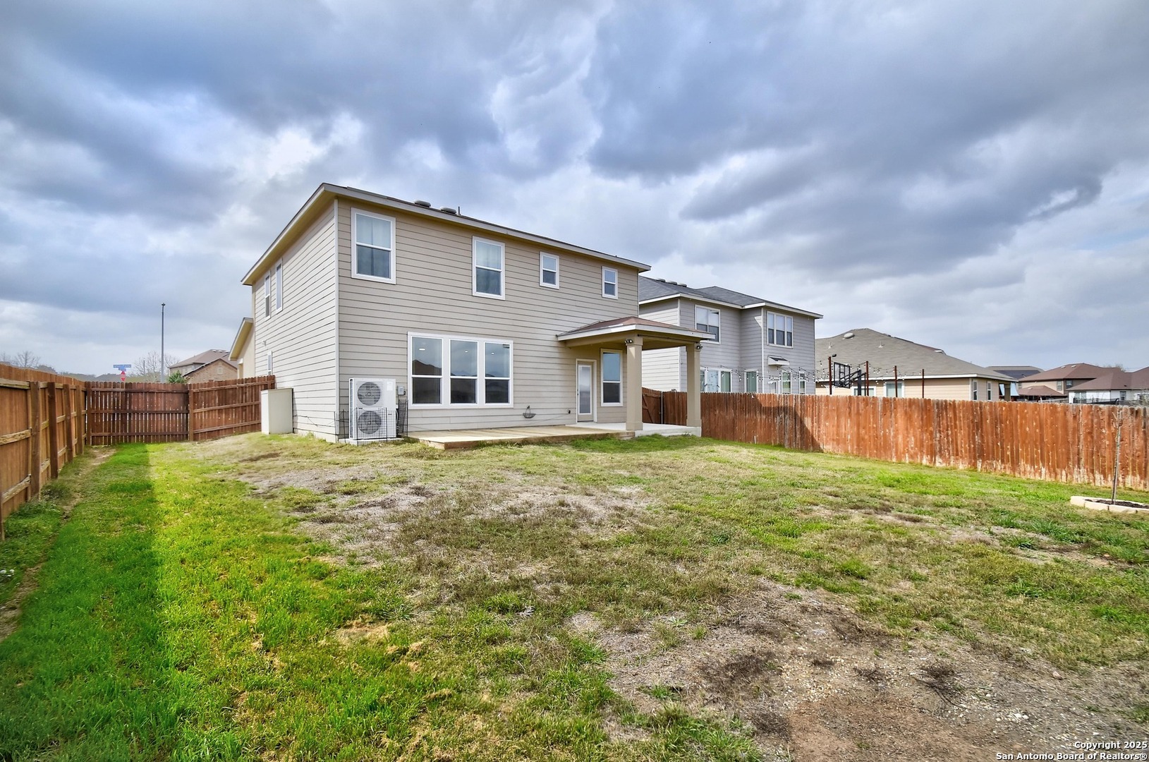 3302 Uresti Fields Converse TX 78109