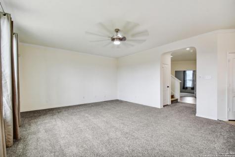 3302 Uresti Fields Converse TX 78109
