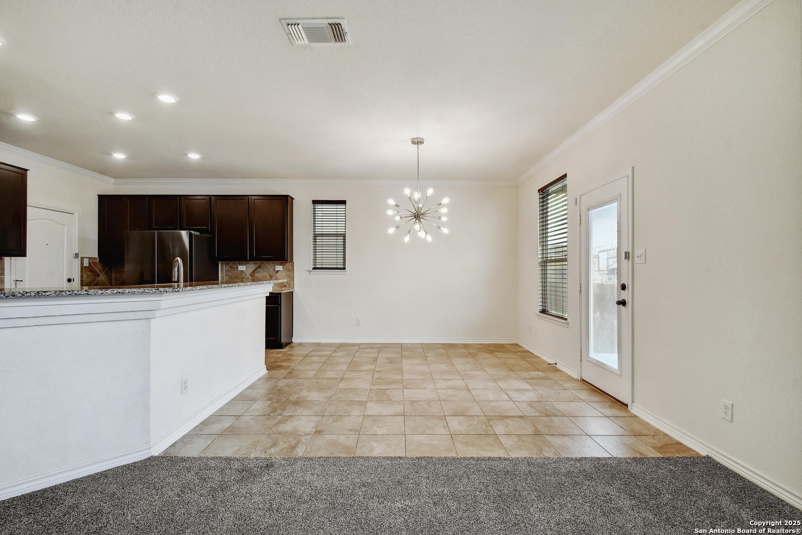 3302 Uresti Fields Converse TX 78109