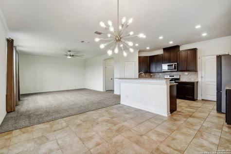 3302 Uresti Fields Converse TX 78109