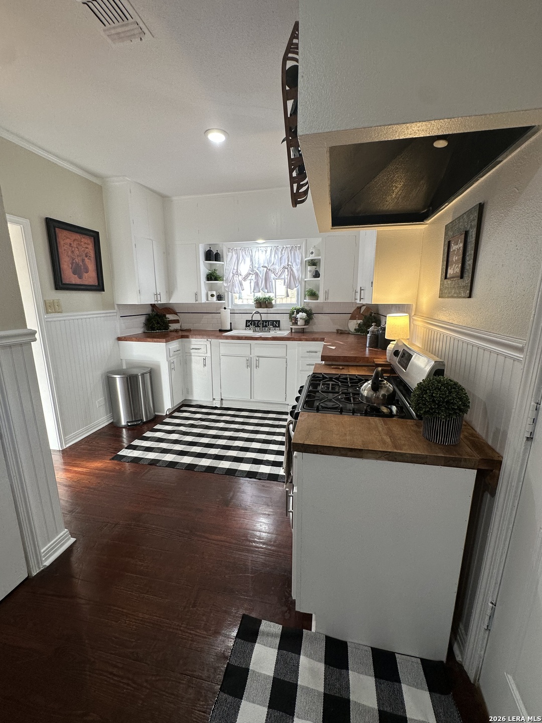 147 Thomas Jefferson San Antonio TX 78228