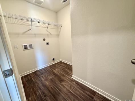 7318 Sharma Valley San Antonio TX 78252