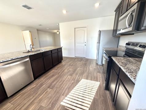 7318 Sharma Valley San Antonio TX 78252
