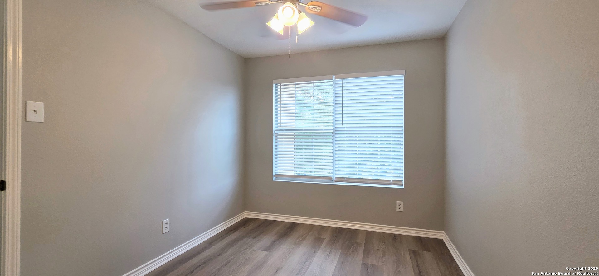 7814 Kingsbury Wood San Antonio TX 78240