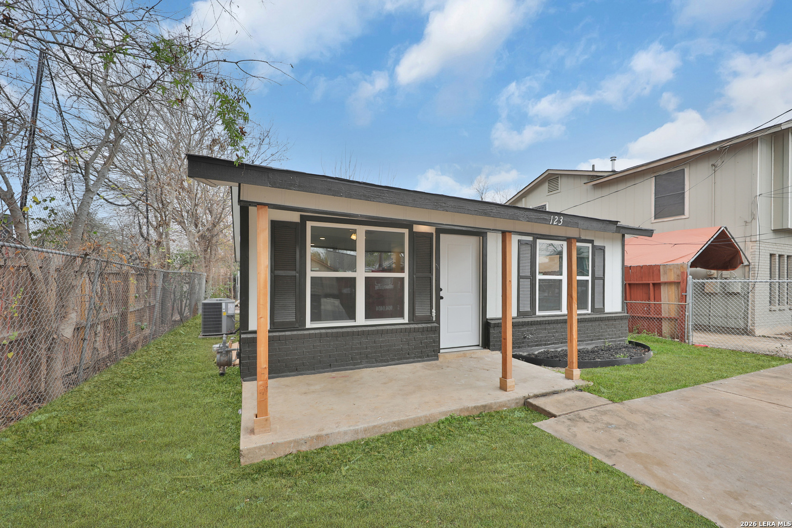 123 Calles Street San Antonio TX 78207