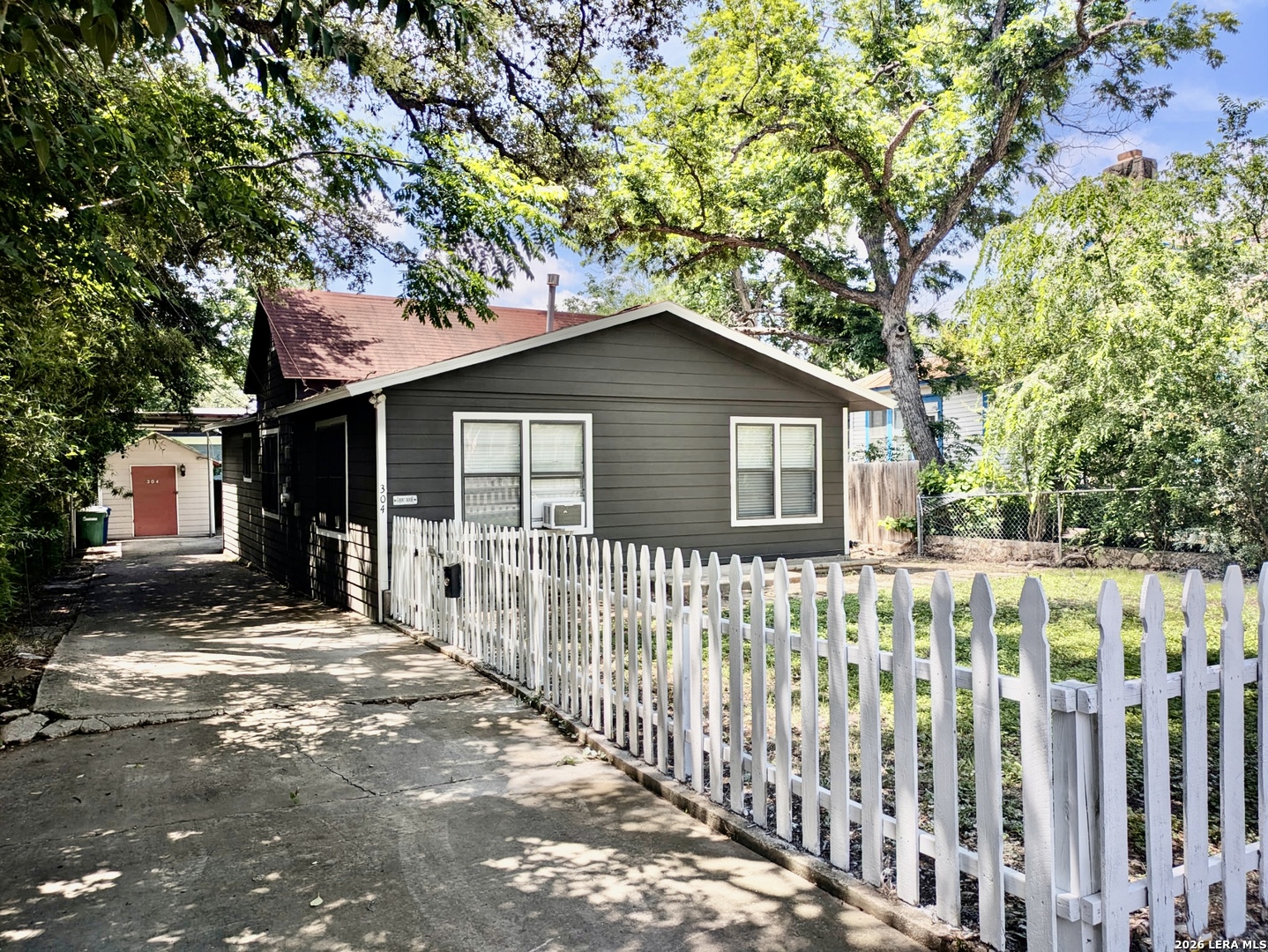 304 E Mistletoe San Antonio TX 78212