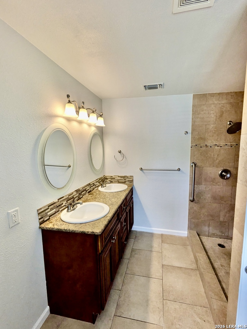 304 E Mistletoe San Antonio TX 78212