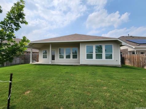 5923 Corsicana Cove Seguin TX 78155