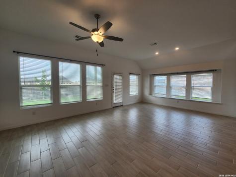 5923 Corsicana Cove Seguin TX 78155