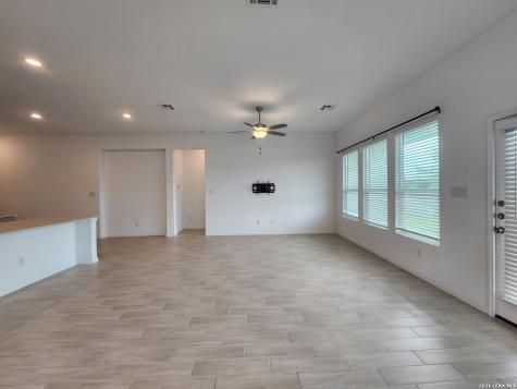 5923 Corsicana Cove Seguin TX 78155
