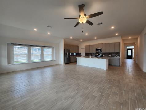5923 Corsicana Cove Seguin TX 78155