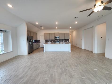 5923 Corsicana Cove Seguin TX 78155