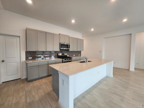 5923 Corsicana Cove Seguin TX 78155