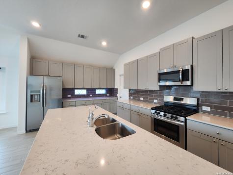 5923 Corsicana Cove Seguin TX 78155