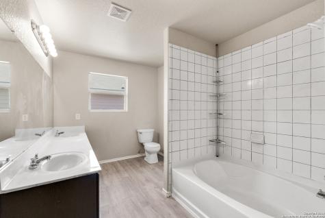 3410 Glacier Lake San Antonio TX 78222