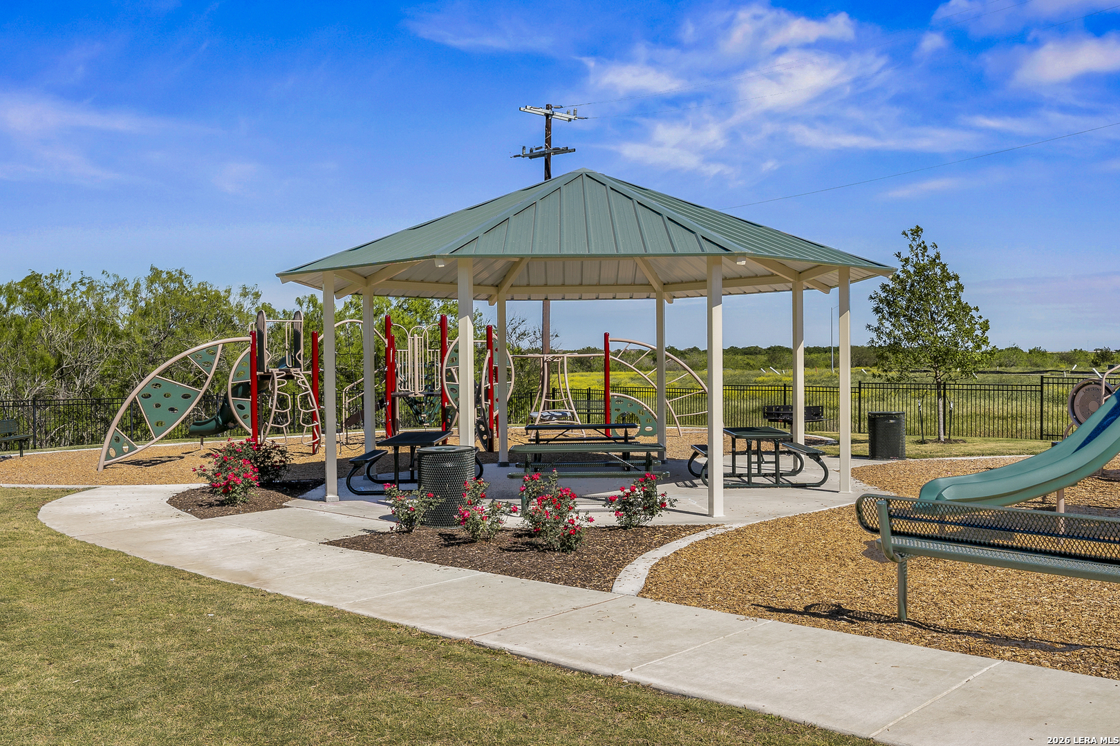 9527 Crestway Road Converse TX 78109