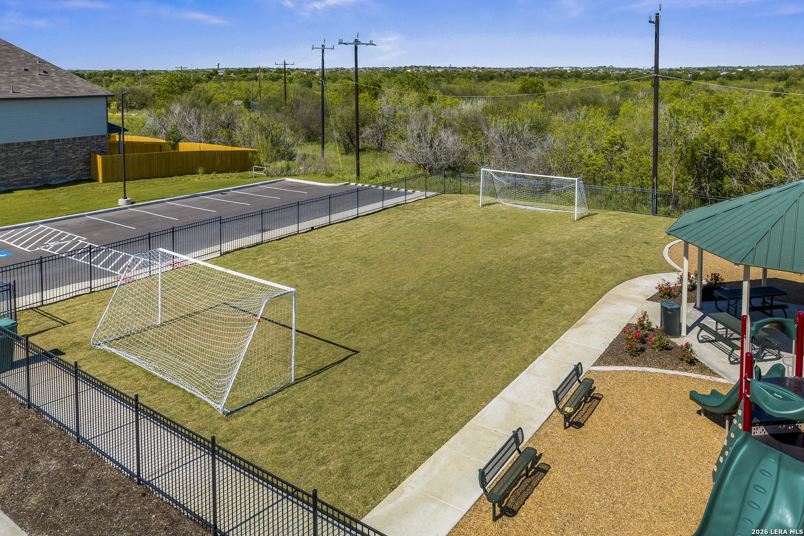 9527 Crestway Road Converse TX 78109